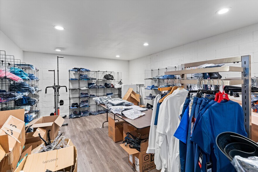 More Photos Of 500 E Willow St, Long Beach General Retail For Sale