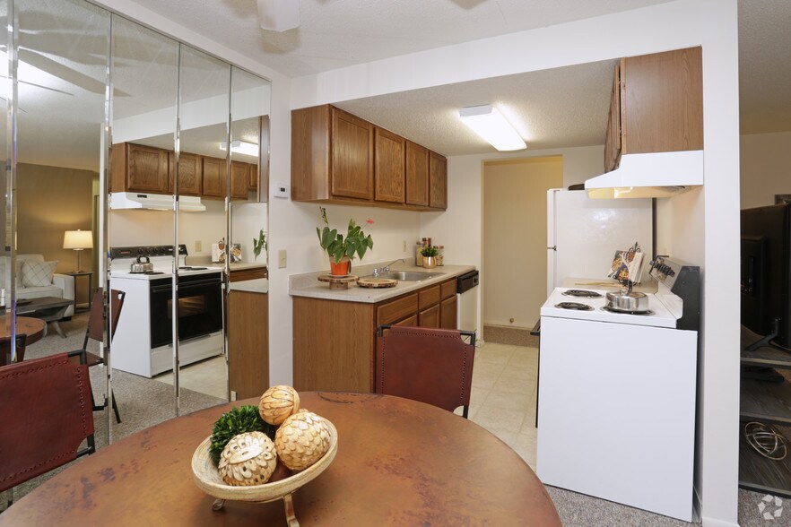 More Photos Of 815 E Grandview Blvd, Erie Apartments For Sale