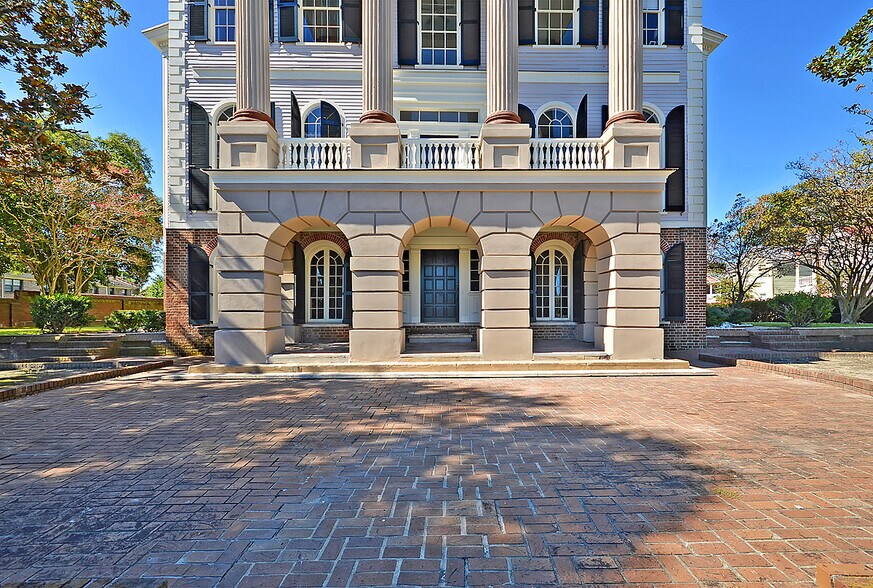 More Photos Of 635 E Bay St, Charleston Office Residential For Lease