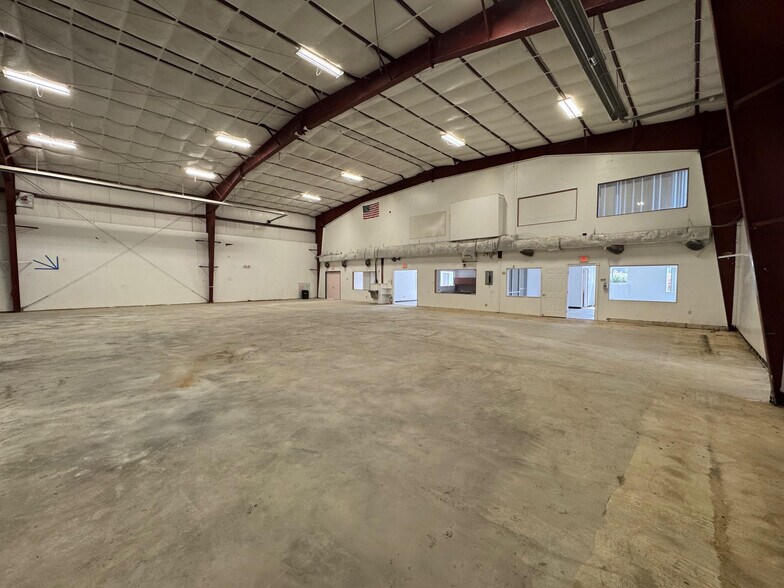 More Photos Of 2430 NY-32, New Windsor Warehouse For Lease