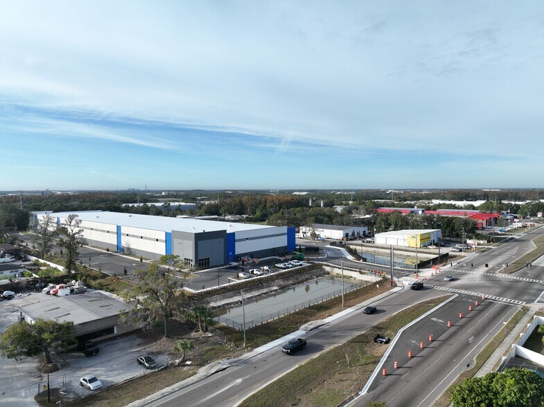More Photos Of 4908 W Linebaugh Ave, Tampa Distribution For Lease
