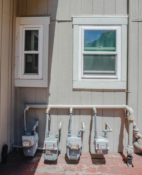 More Photos Of 1089 Stanford Ave, Emeryville Apartments For Sale