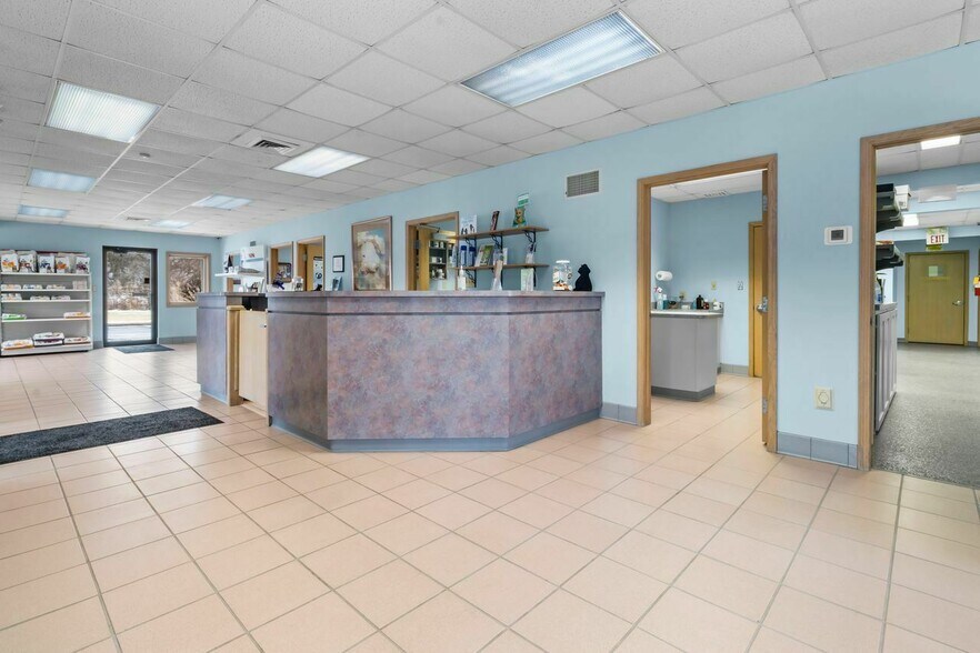 More Photos Of 150 Mensa Dr, Noblesville Office For Sale