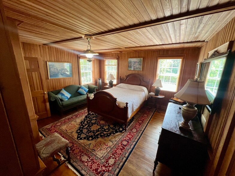 More Photos Of 155 Silver Lake Dr, Ocracoke Hospitality For Sale