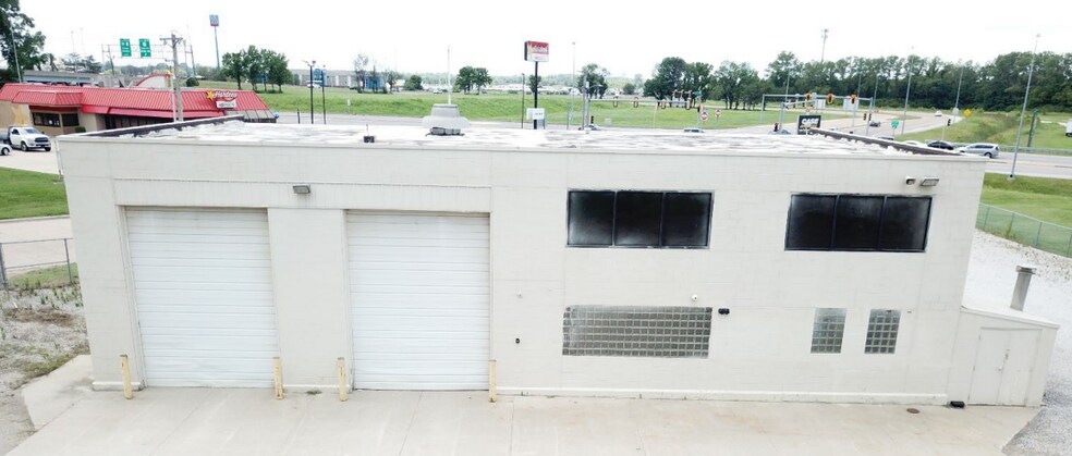 More Photos Of 8853 Petroff Dr, Caseyville Warehouse For Sale