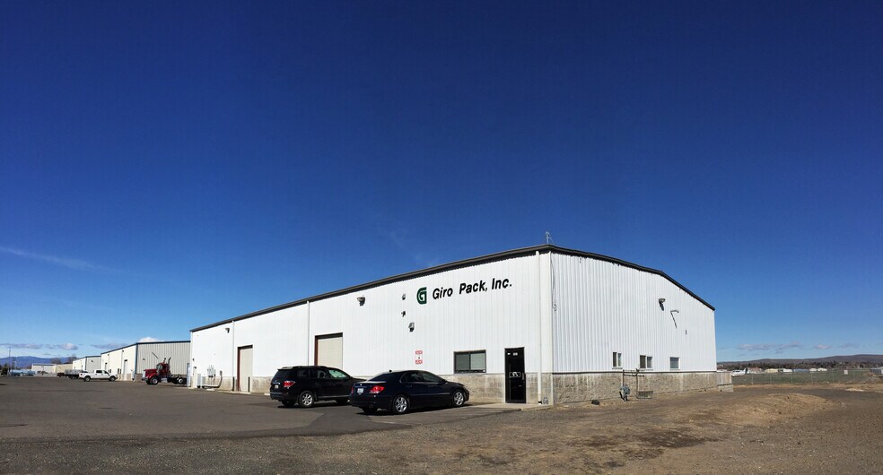 More Photos Of 2001 Ahtanum Rd, Yakima Warehouse For Lease