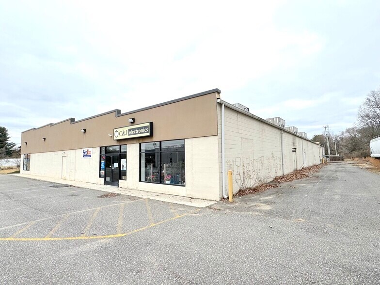 More Photos Of 1025 N Pearl St, Bridgeton Storefront For Lease