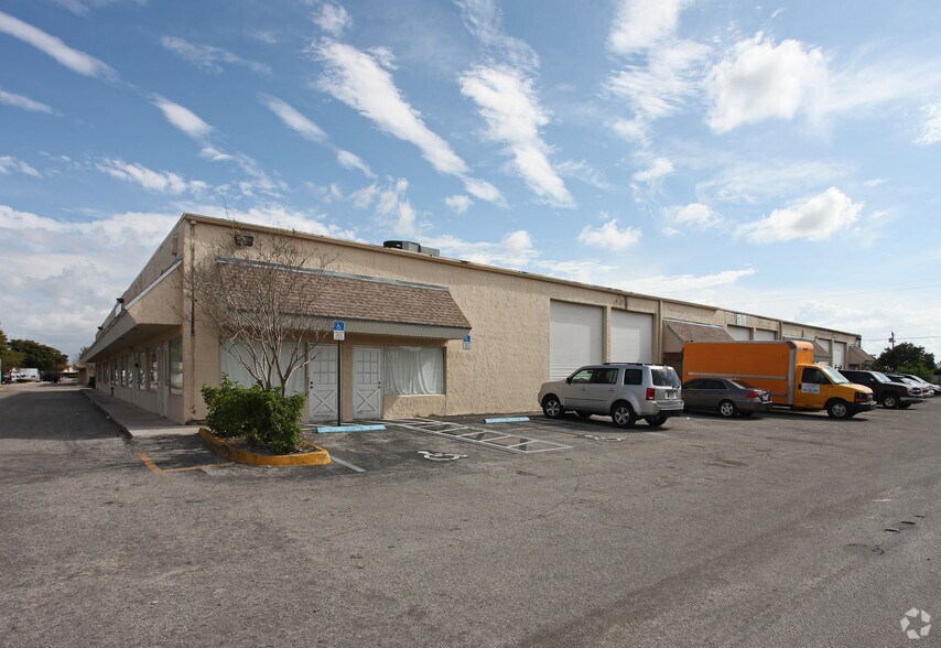 More Photos Of 1703-1747 NW 38th Ave, Lauderhill Unknown For Lease