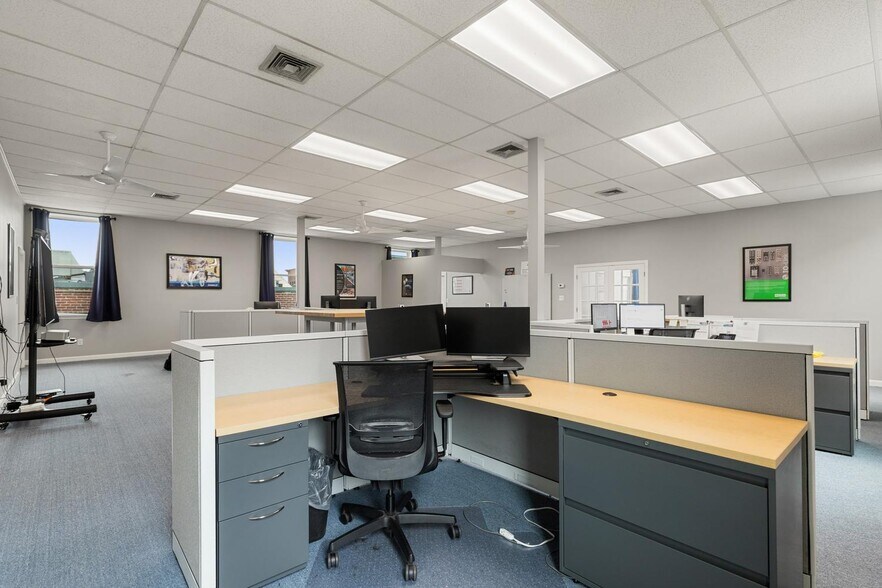 More Photos Of 7 Foster St, Wakefield Office For Sale