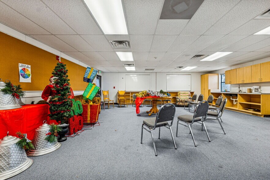 More Photos Of 658 S East St, Bayfield Flex For Sale