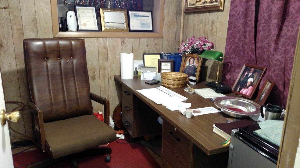 More Photos Of 4452 Manchester Ave, Saint Louis Restaurant For Sale