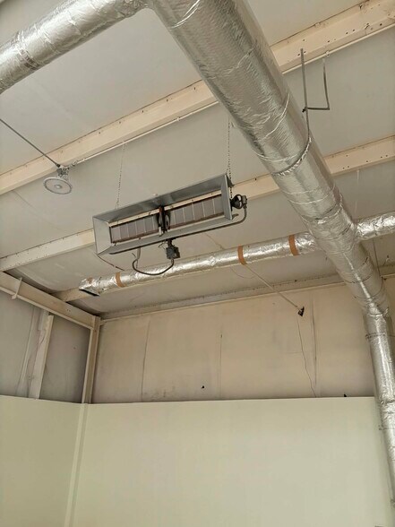 More Photos Of 60 S Mountain Dr, Decatur Industrial For Lease