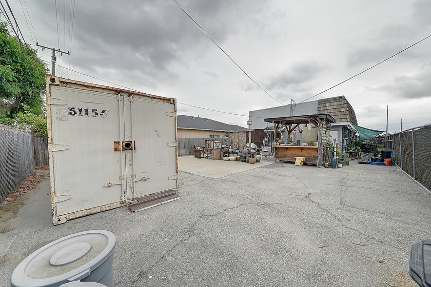 More Photos Of 2715 E 56th St, Long Beach Office For Sale