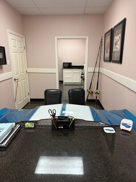 More Photos Of 951 Columbia Memorial Pky, Kemah Warehouse For Lease