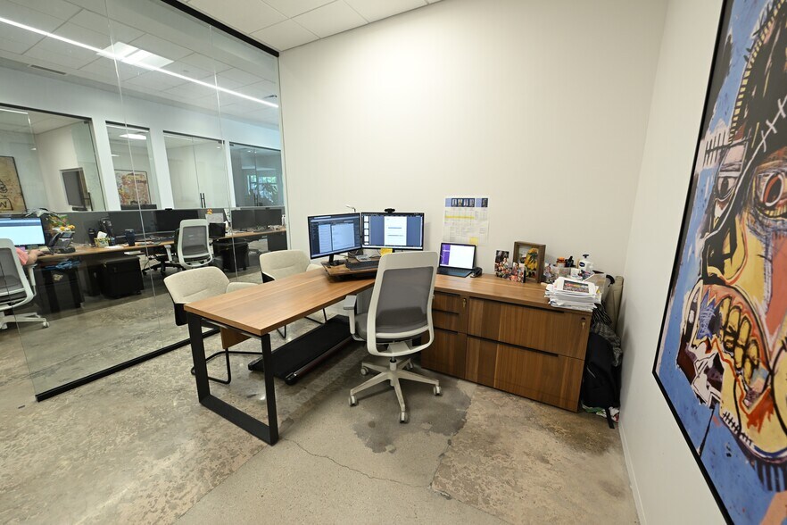 More Photos Of 2319 N Miami Ave, Miami Office For Lease