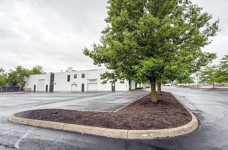 More Photos Of 5055 E Main St, Columbus Freestanding For Sale