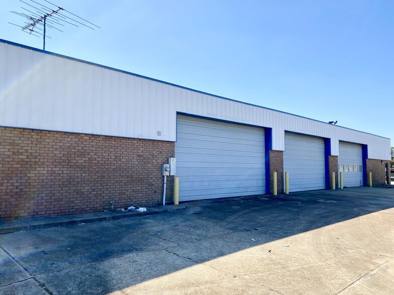 More Photos Of 1560 Fairfield Dr, Pensacola Auto Repair For Sale