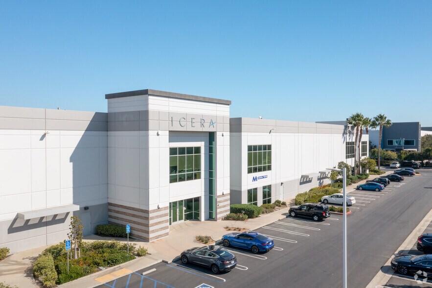 More Photos Of 14520 Delta Ln, Huntington Beach Distribution For Lease