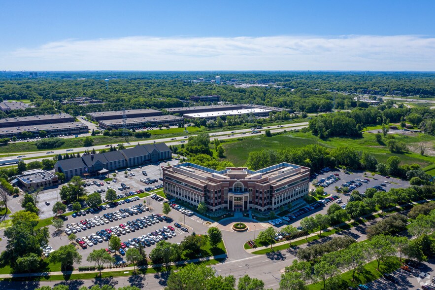 More Photos Of 2 Carlson Pky, Plymouth Office For Lease