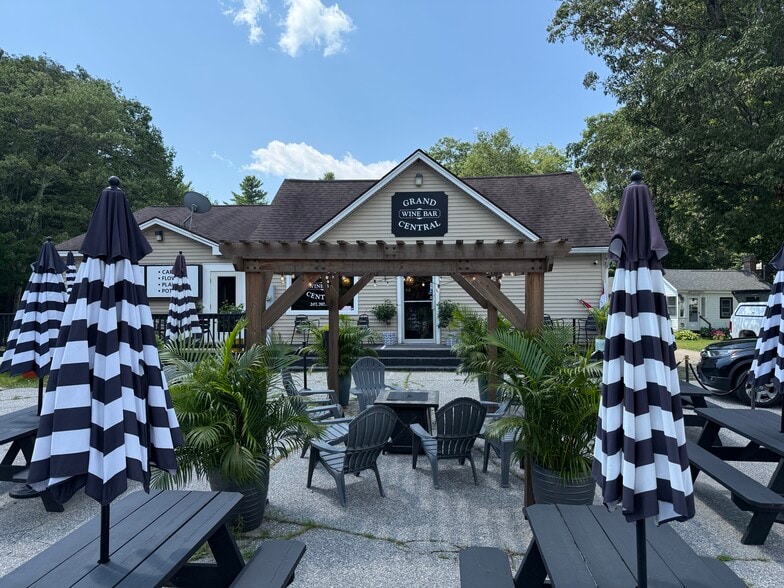More Photos Of 256 Sebago Rd, Sebago Restaurant For Sale