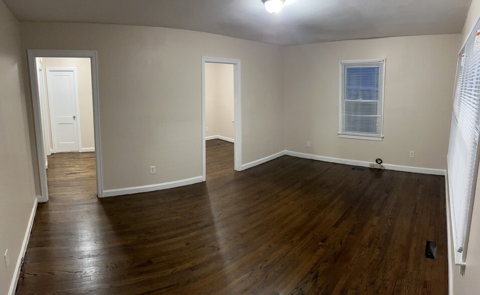 More Photos Of 2007 Wake Forest Rd, Raleigh Storefront Retail Office For Lease