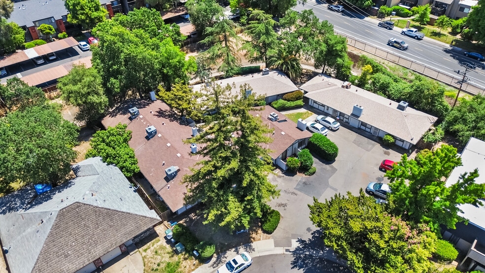 More Photos Of 2316 Villanova Cir, Sacramento Apartments For Sale