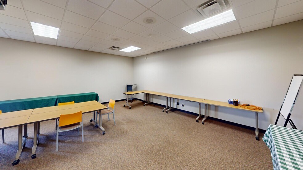 More Photos Of 1170 E Pershing Rd, Decatur Office For Sale