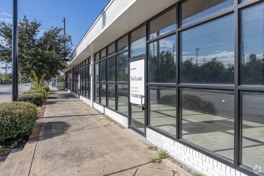 More Photos Of 4608 Almeda Rd, Houston Freestanding For Lease
