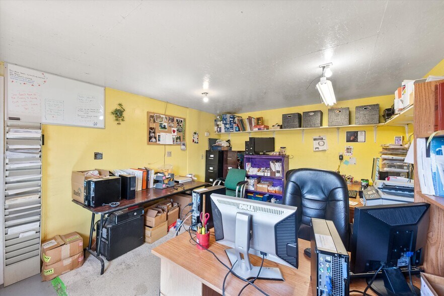 More Photos Of 5 Demick Ln, Salmon Auto Repair For Sale