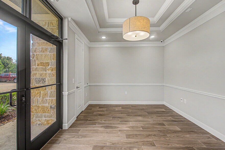 More Photos Of 633 E Fernhurst Dr, Katy Medical For Sale