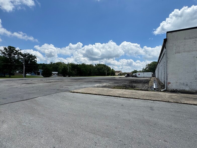 More Photos Of 12105 Acton Ln, Waldorf Warehouse For Lease