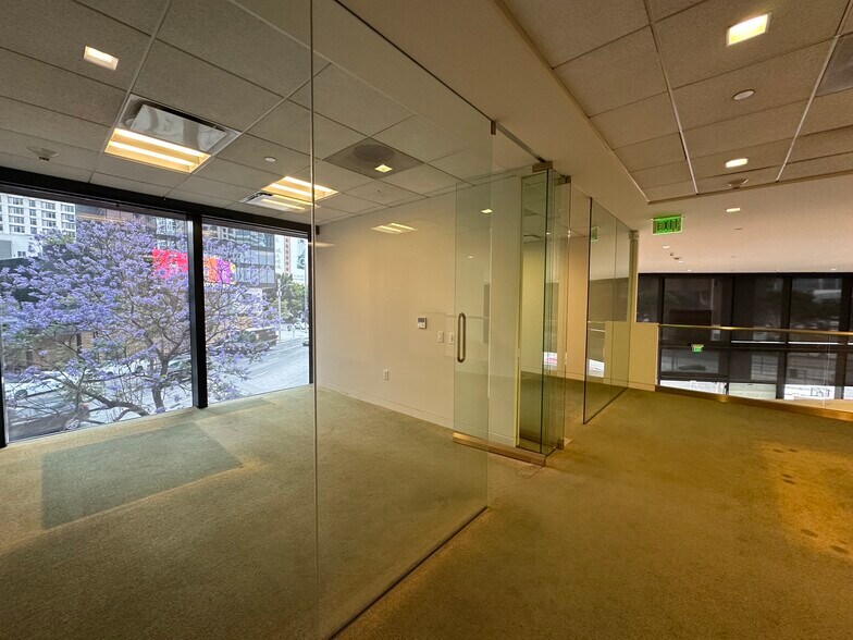 More Photos Of 888 S Figueroa St, Los Angeles Office For Lease