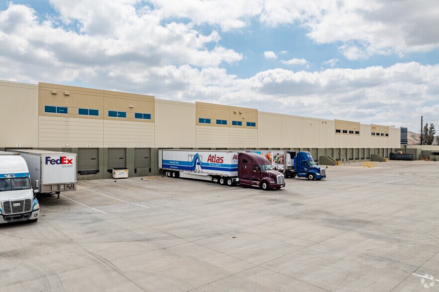 More Photos Of 11275 Banana Ave, Fontana Distribution For Lease