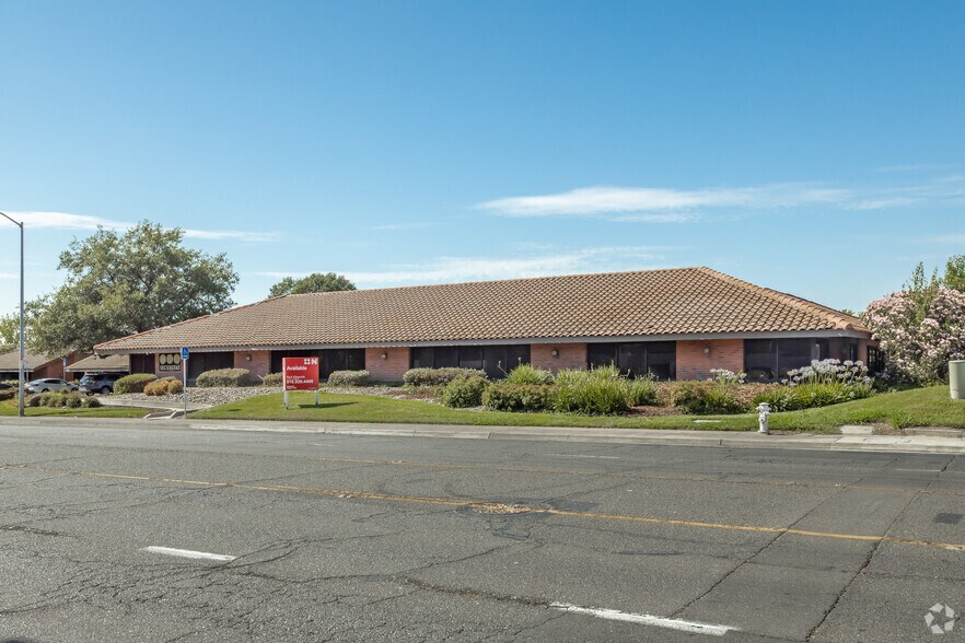 More Photos Of 2025 Hurley Way, Sacramento Unknown For Lease