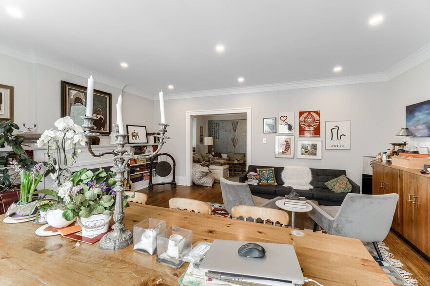 More Photos Of 4 Oriole Gdns, Toronto Apartments For Sale