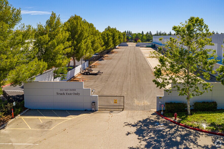 More Photos Of 4225 Hacienda Dr, Pleasanton Warehouse For Lease