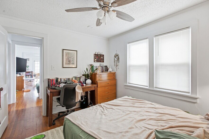 More Photos Of 4340-4342 Holly St, Kansas City Multifamily For Sale
