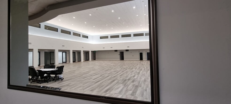 More Photos Of 17800 Bali Blvd, Winter Garden Office For Sale