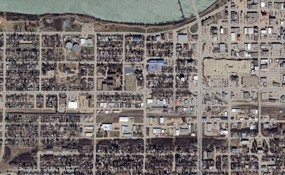 More Photos Of 233 17th St W, Prince Albert Auto Repair For Sale