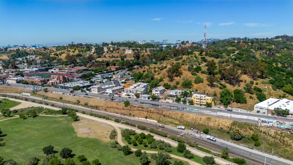 More Photos Of 1323-1325 Broadway, Los Angeles Office For Sale