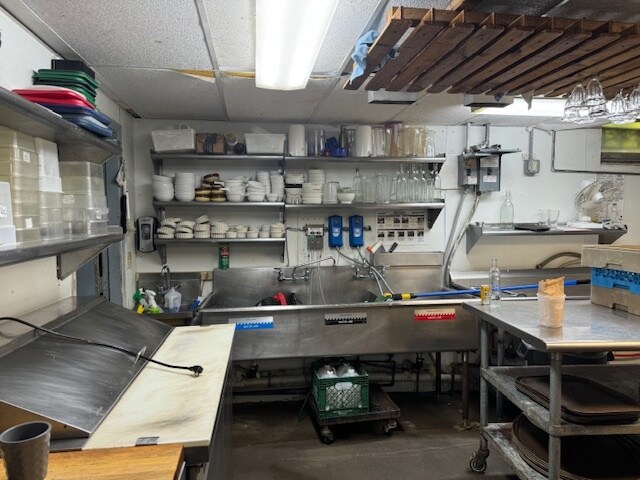 More Photos Of 1834 Shelburne Rd, South Burlington General Retail For Sale