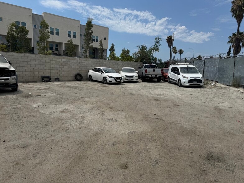 More Photos Of 1617 W Lincoln Ave, Anaheim Auto Dealership For Sale
