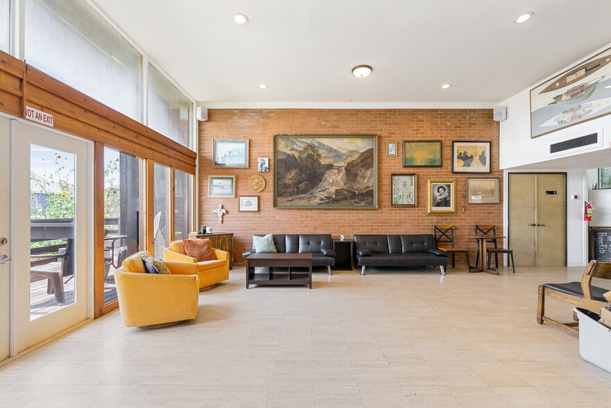 More Photos Of 630 Banyan Beach Dr, Port Aransas Hotel For Sale