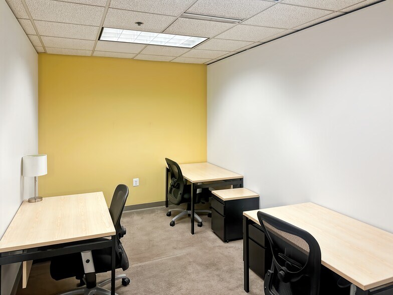 More Photos Of 2000 Town Center, Southfield Coworking Space