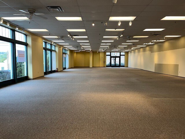 More Photos Of 657 E Main St, Mount Kisco Unknown For Lease