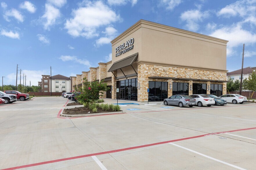 More Photos Of 11508 Pearland Pky, Houston Storefront Retail Office For Lease
