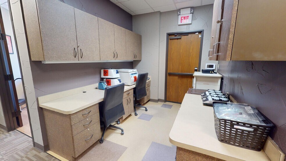 More Photos Of 16040 Park Valley Dr, Round Rock Medical For Lease