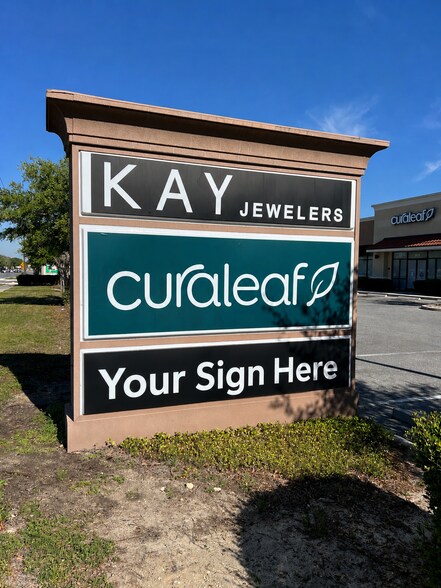 More Photos Of 917 N US Highway 441, Lady Lake Storefront For Lease