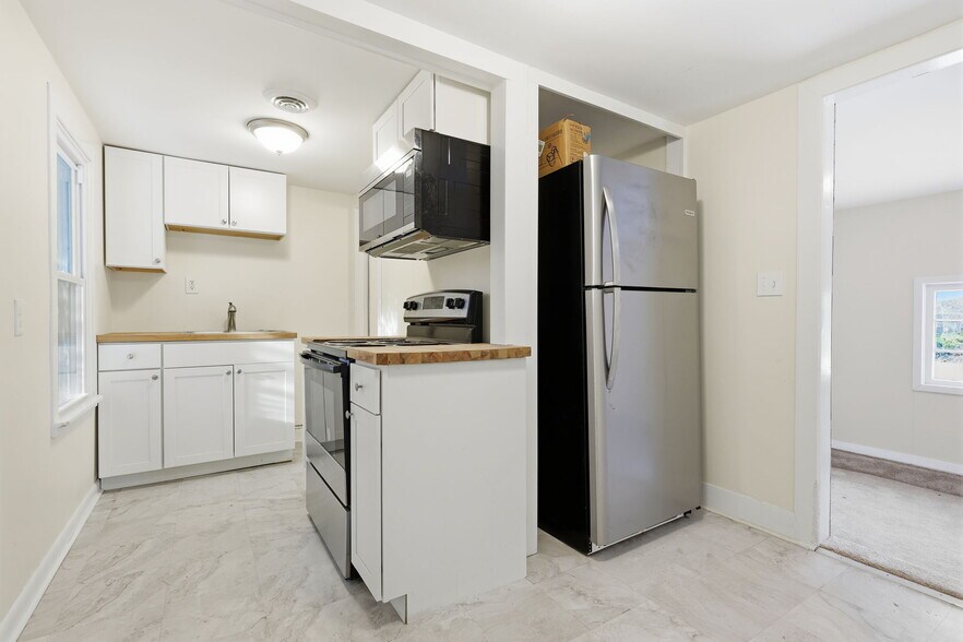 More Photos Of 2695 Main St, Lawrence Apartments For Sale