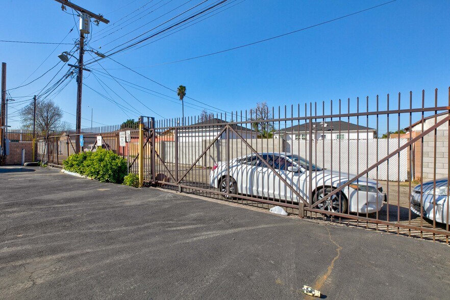 More Photos Of 13243 Osborne St, Arleta Land For Lease